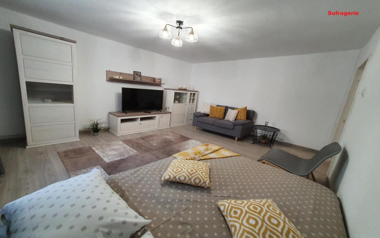 Mia Central Apart, 3 Rooms, 2 Baths, Afi Mall Braşov Eksteriør bilde